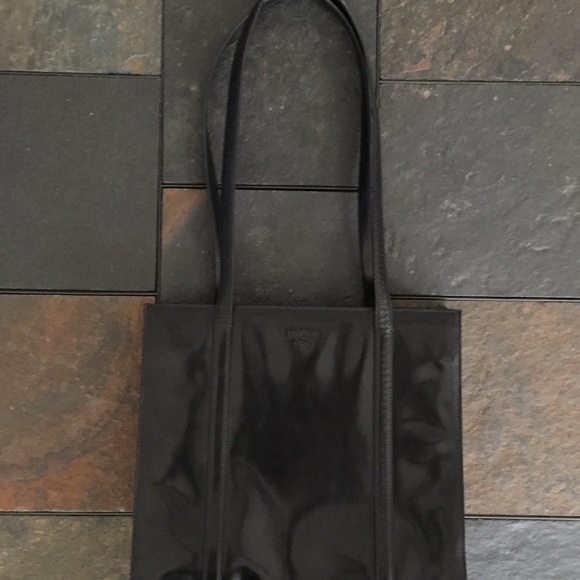 🧛🏼♀️SOLD🧛🏼♀️Prada Shoulder Bag - Picture 5 of 14